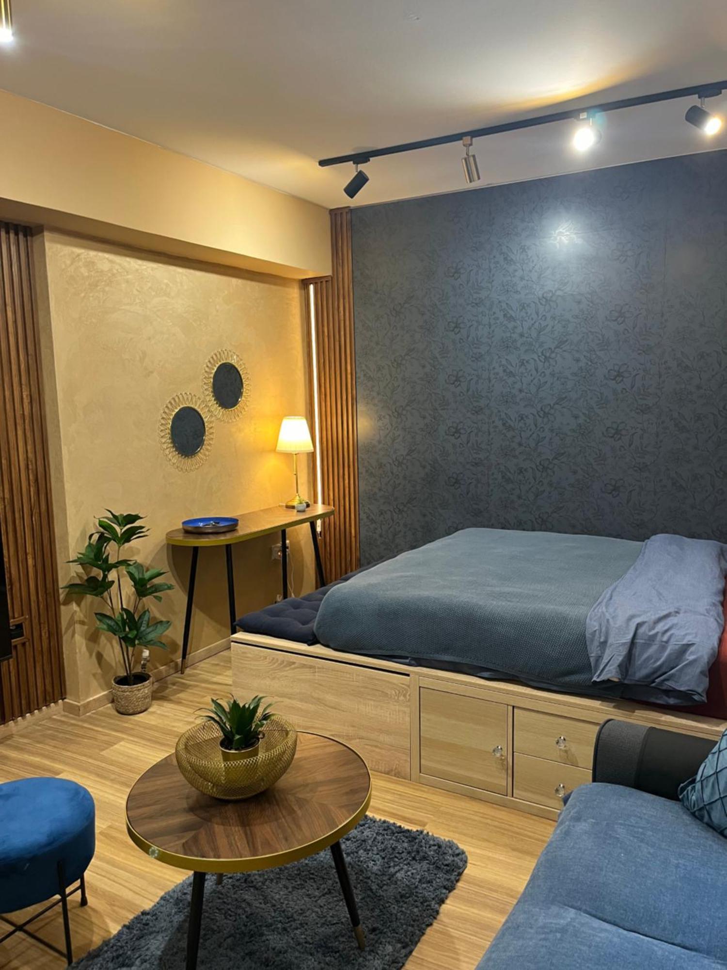 Square Vanilla Apartment